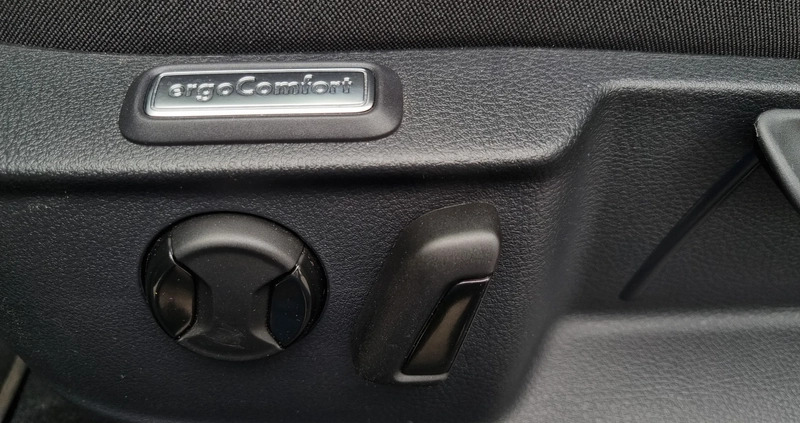 Volkswagen Passat cena 86999 przebieg: 54000, rok produkcji 2020 z Lubin małe 407